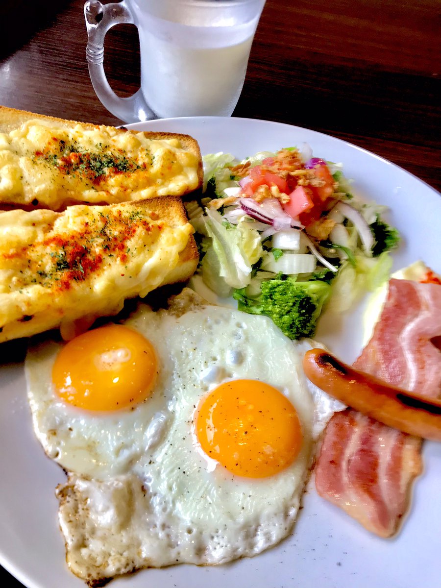 Saaaaaju's tweet photo. びっくりドンキーのモーニングを食べにきた https://t.co/1I2p4XXPGl
