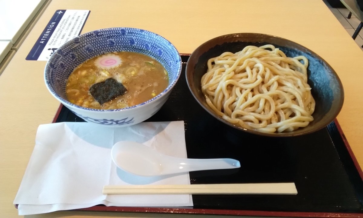 micarin_tea's tweet photo. 普段は絶対にしないこと。
朝ラー🍜。 https://t.co/zugyQyJo5C