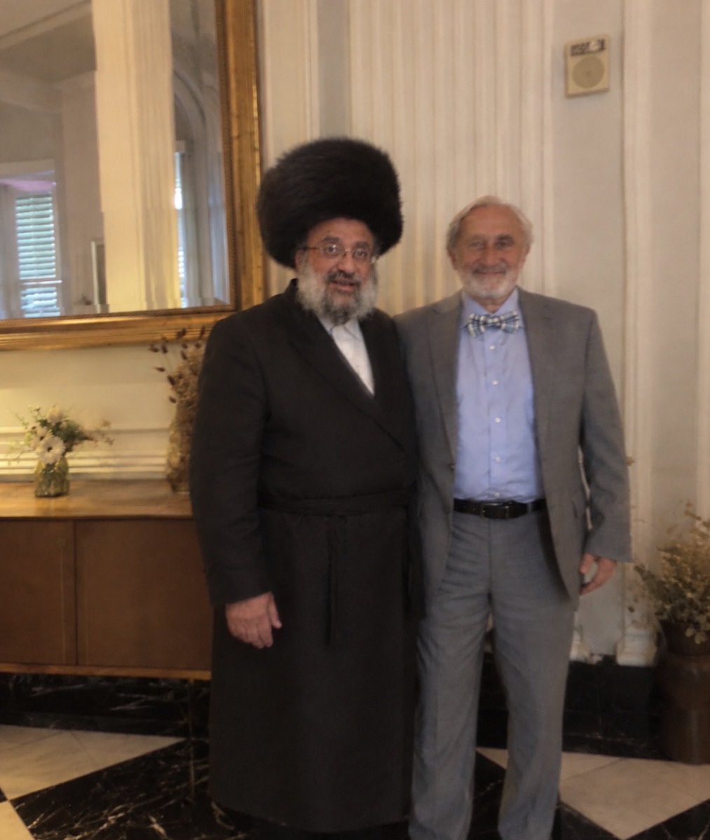 c7227dpr's tweet photo. Wonderful catching up with my friend and hero, Gad Saad, at the one and only @WhiteHouse today.
It’s only through these meetings with @realDonaldTrump in which we will accomplish a free Iran and unrivaled Israel.
Trust me folks: this conflict is just getting started!
💙🇮🇱🇺🇸🇮🇱🇺🇸🤍 https://t.co/ezDAWgLOgi