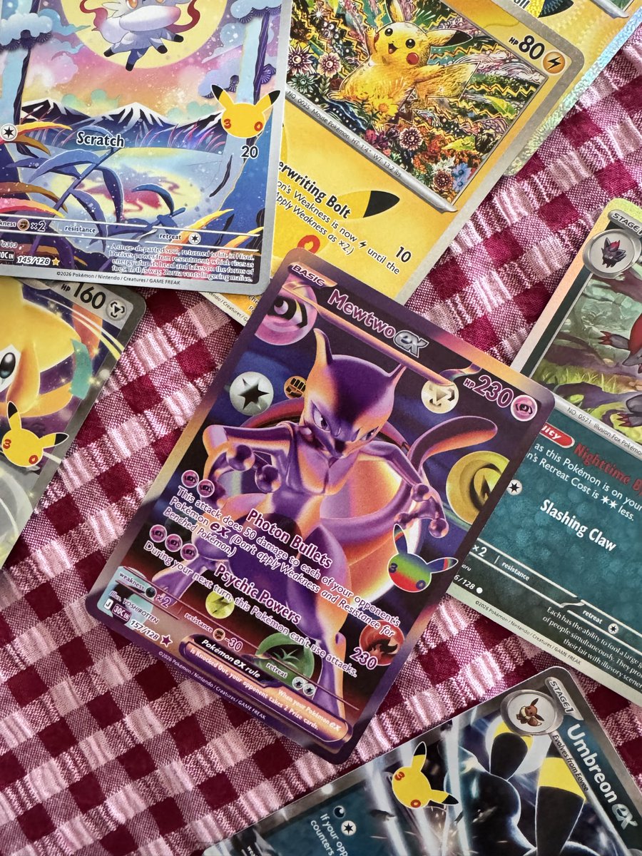 BrexxxieTTV's tweet photo. I might have pulled the MewTwo EX chase card from the Pokemon 30th Anniversary collection 👉🏼👈🏼..
#mewtwoex #pokemon #pokemon30thanniversary #mewtwo #pokèmon https://t.co/GEaKjbhCEB