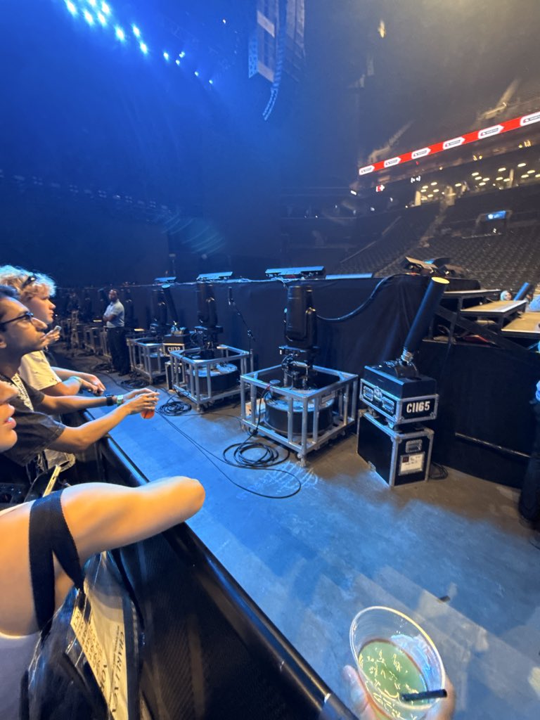 omarxnyc's tweet photo. Always barricaded for charli idgaffff https://t.co/us8r8zbxxY