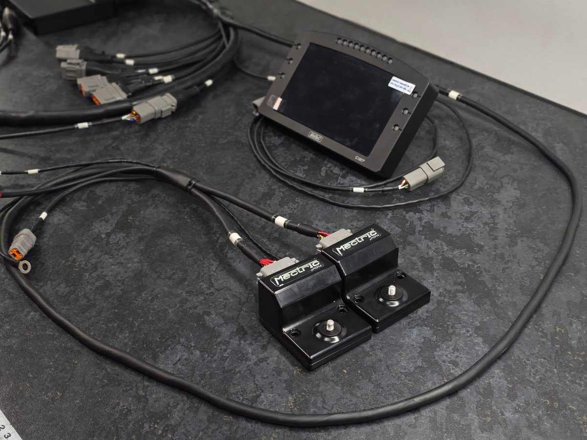 BethanieLauture's tweet photo. Another Emtron wiring job completed. R32 street car with a built RB25, Emtron KV8 and keypad, MoTeC C127 dash, and 2x Mectric μPDM4. I really need to get better at remembering to take photos—and better ones too. https://t.co/dDruopA7Fx