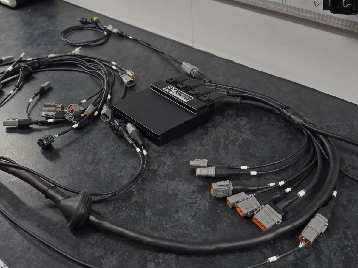 BethanieLauture's tweet photo. Another Emtron wiring job completed. R32 street car with a built RB25, Emtron KV8 and keypad, MoTeC C127 dash, and 2x Mectric μPDM4. I really need to get better at remembering to take photos—and better ones too. https://t.co/dDruopA7Fx