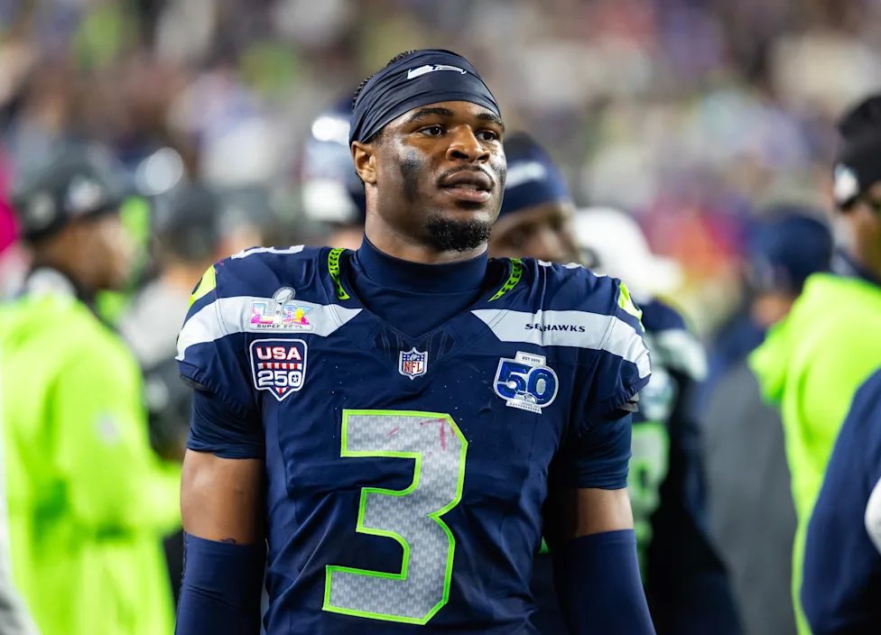 GridIronically's tweet photo. If you could guarantee a current Seahawk spends his entire career in Seattle, who would you pick?
My vote ⬇️ https://t.co/4Ji0R6ioEC