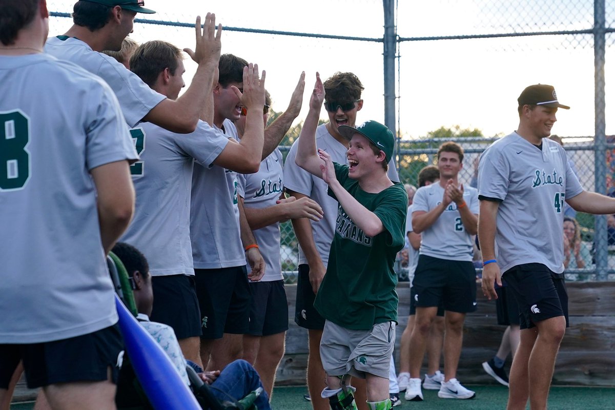 MSUBaseball's tweet photo. A great evening full of big smiles and baseball with @MiracleLeagueMM!! https://t.co/kJqbc2vlms