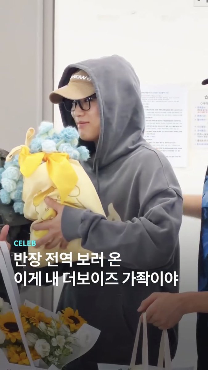 for82sy's tweet photo. the pompompurin😭😭😭😭😭 https://t.co/7TRyWjcSLV