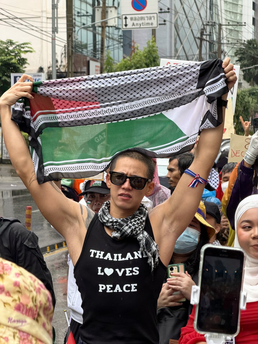 psisamutt's tweet photo. Free Palestine, Free Thailand

Almost one year apart...a crime against humanity is a crime on us all. https://t.co/IIGRd6K0JQ