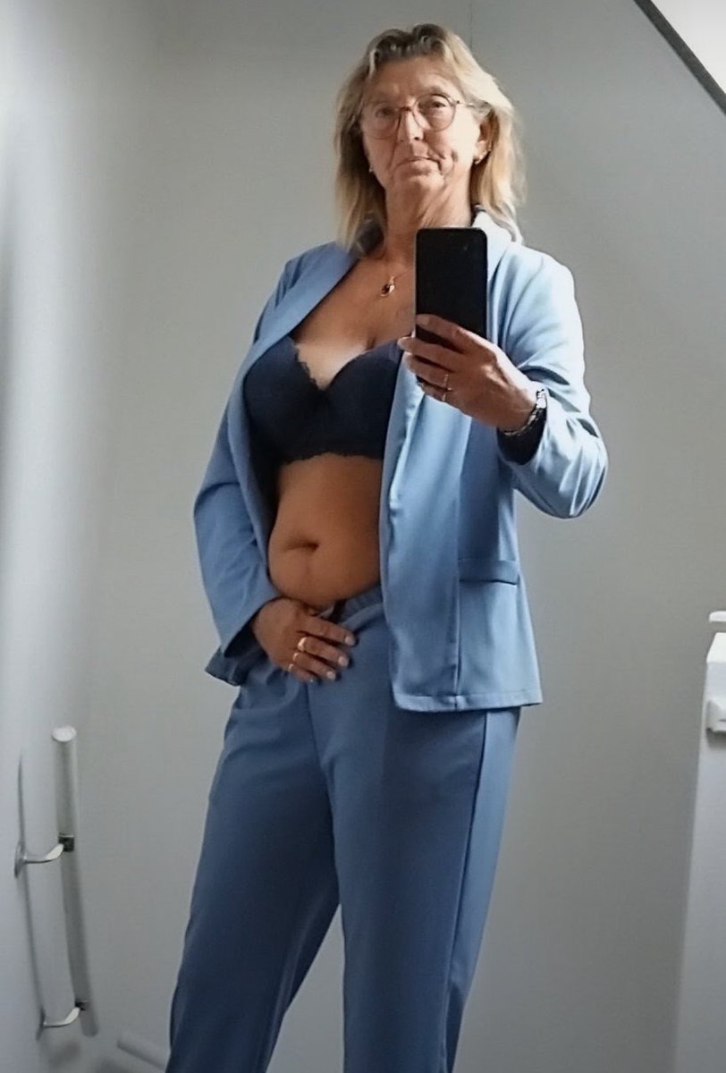 Yvonneschuit_'s tweet photo. 👗 https://t.co/7uyfO9lxLO