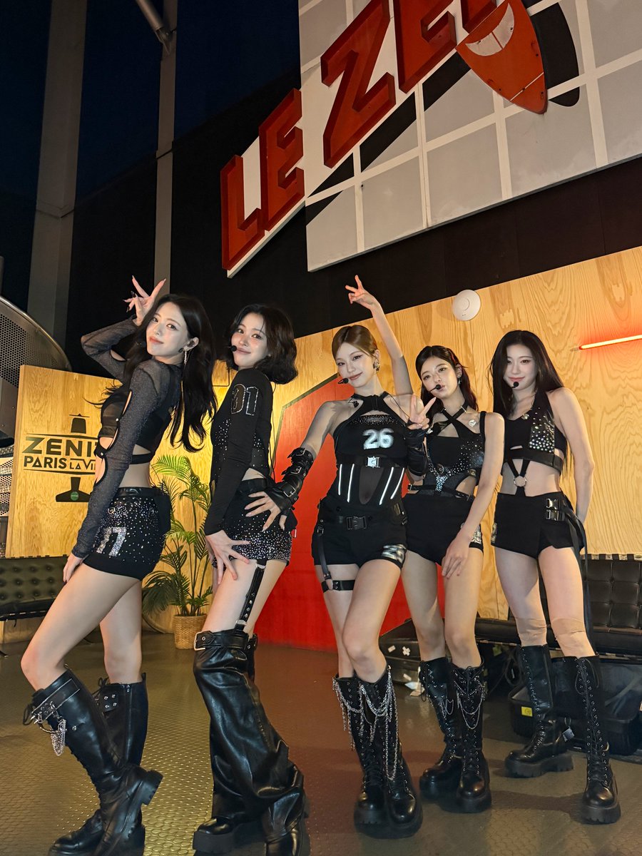 ITZYofficial's tweet photo. ITZY 3RD WORLD TOUR <TUNNEL VISION> in #PARIS

Merci, PARIS MIDZY!
Had so much fun✨
Endless energy made the stage even hotter❤️‍🔥 

#ITZY #MIDZY @ITZYofficial
#ITZY_TUNNELVISION
#ITZY_TNVS
#ITZY_WORLD_TOUR
#ITZY_in_PARIS https://t.co/iWyeTAfk2F