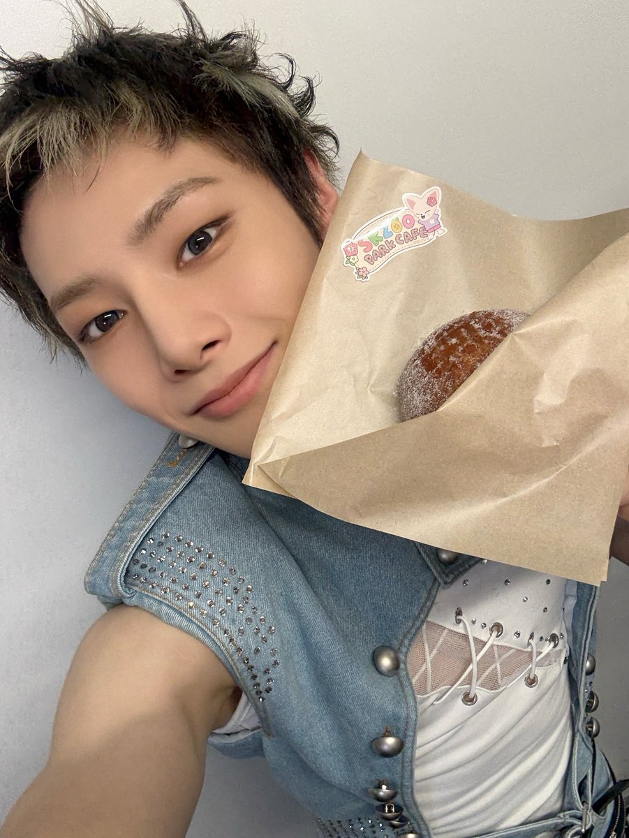 IN2128J's tweet photo. 아기빵 ♡ https://t.co/LbL2SnlWhJ