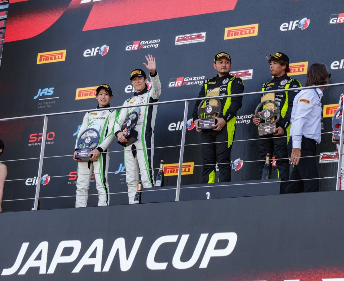 drybar_sim's tweet photo. #GTWCA #JAPANCUP 鈴鹿

レース1、2共に予選決勝P2🥈
AMクラスP1🥇
でした✨

GT4で鈴鹿はレースウィークが初走行、金曜フリー走行から雨で痺れる展開でしたが、大崎選手と共になんとかまとめる事が出来てホッとしています…

応援いただいた皆様、ありがとうございました🙇🏻
#ENEEDSRACING https://t.co/eFmZYualqF