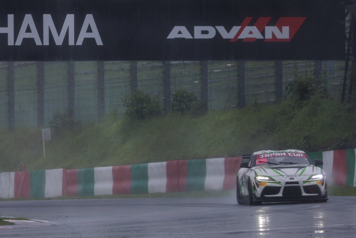 drybar_sim's tweet photo. #GTWCA #JAPANCUP 鈴鹿

レース1、2共に予選決勝P2🥈
AMクラスP1🥇
でした✨

GT4で鈴鹿はレースウィークが初走行、金曜フリー走行から雨で痺れる展開でしたが、大崎選手と共になんとかまとめる事が出来てホッとしています…

応援いただいた皆様、ありがとうございました🙇🏻
#ENEEDSRACING https://t.co/eFmZYualqF