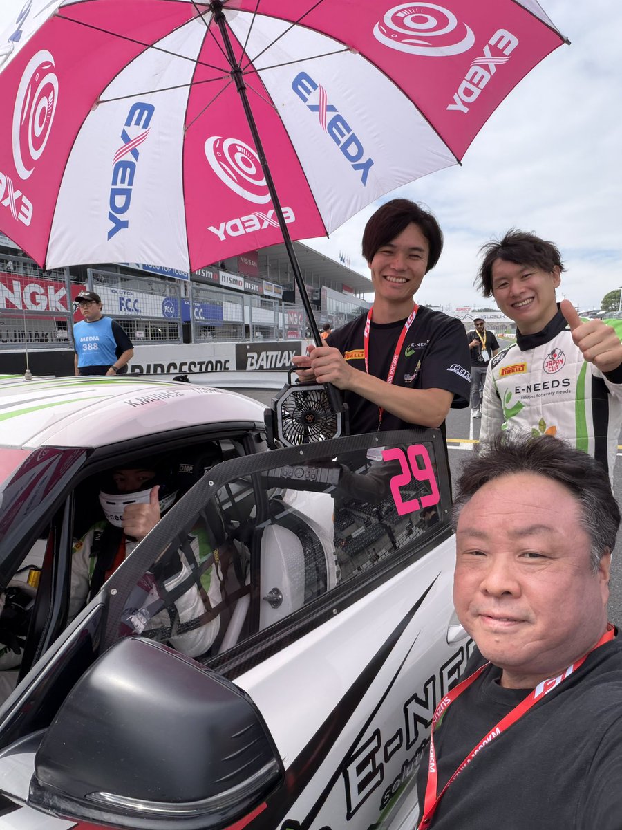 drybar_sim's tweet photo. この鈴鹿大会で今年のE-NEEDS RACINGとしてのレース活動は早くも終了…
本当にあっという間でしたが、準備は想像以上に大変でした。
その全てにおいて良い経験をさせてもらいました。

関わって頂いた皆様、本当にありがとうございました。
来シーズンもよろしくお願いいたします🙇🏻 https://t.co/IAxUofEfae