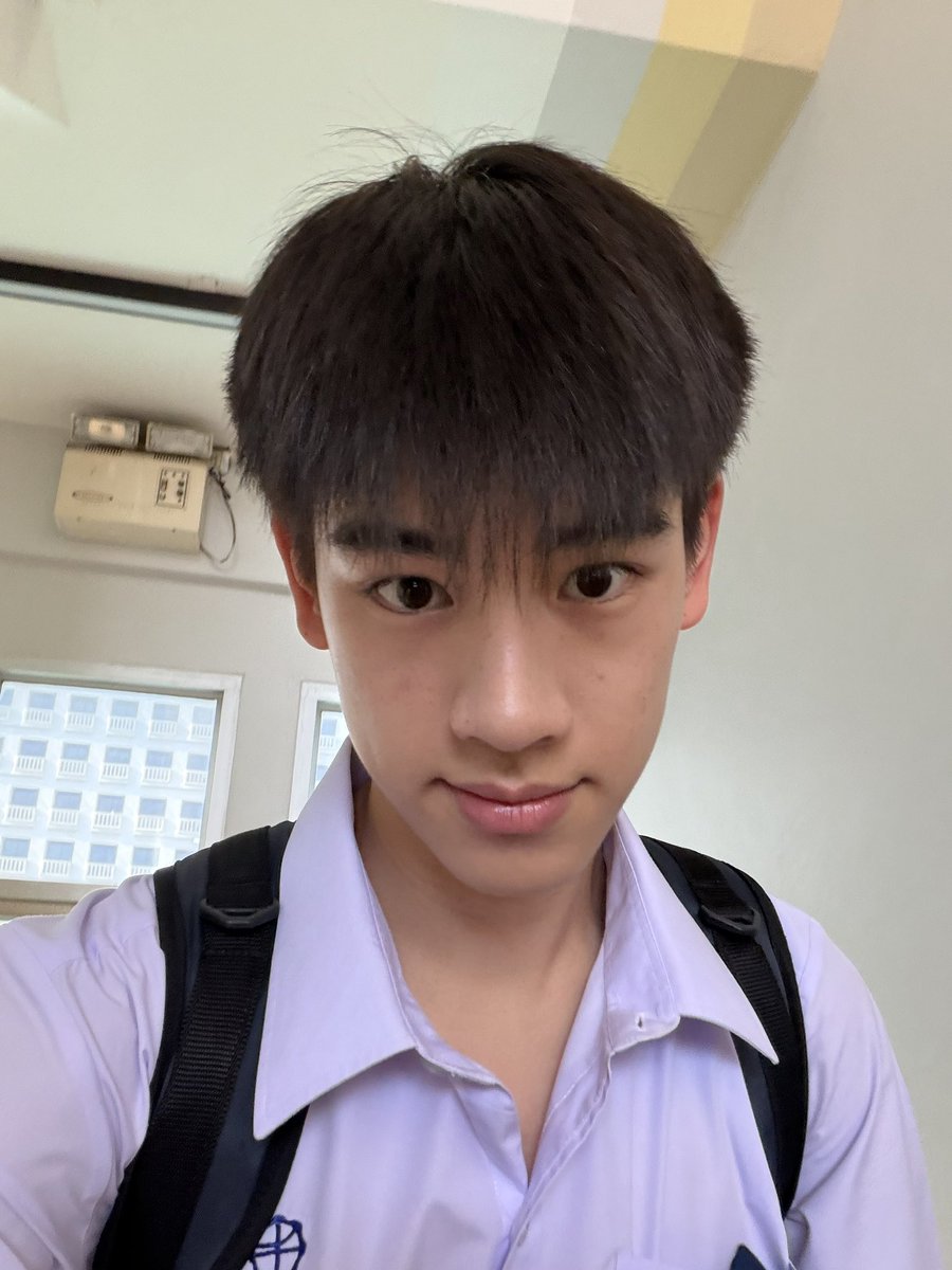 ujeenayp_'s tweet photo. จะรอดู ฟ้าจะสดใสได้ถึงกี่โมง 555
#ujeenayp_ https://t.co/6HQxFqzjrh