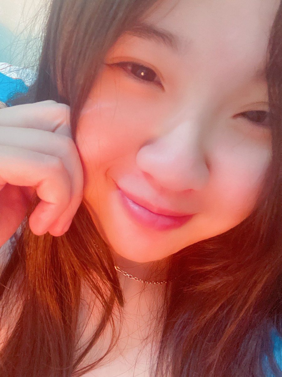 Eatingjbnf's tweet photo. 微笑 https://t.co/Af6s5fvix6