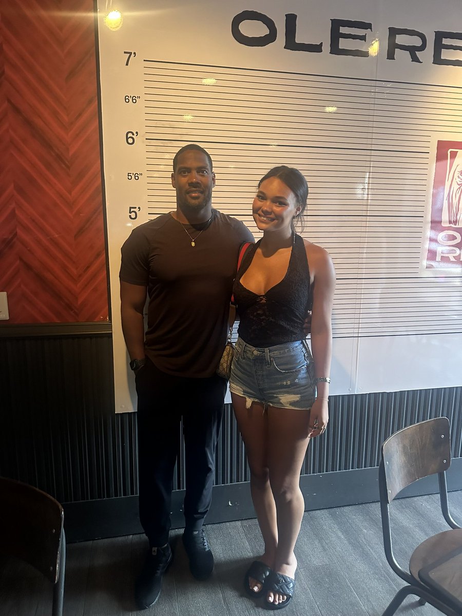 CoachDLett's tweet photo. Happy 18th Birthday to my mini me‼️Excited to see you have grown into a beautiful young woman‼️ Keep shining your light for the rest of the world to see how SPECIAL YOU ARE‼️ https://t.co/U0skifXyEo