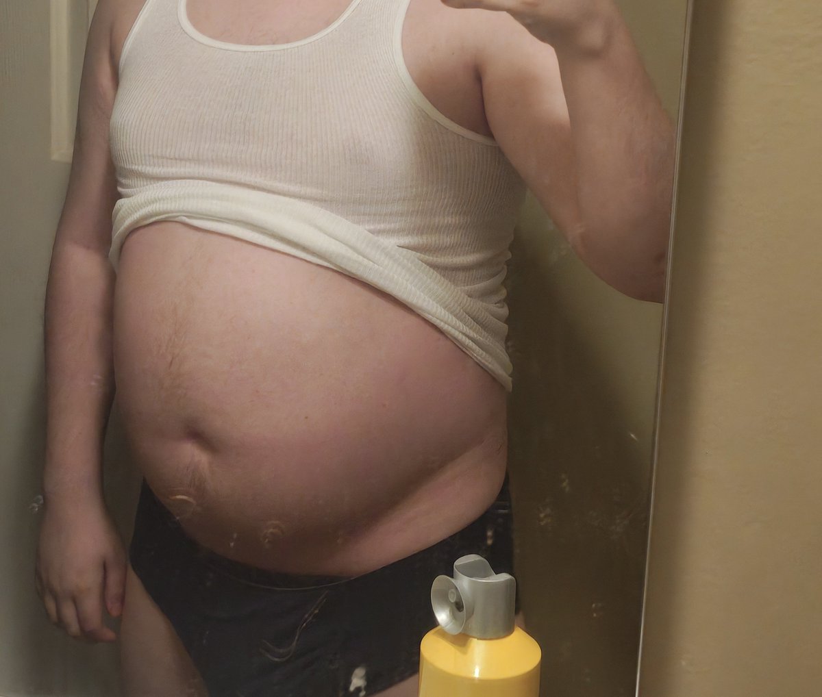 BulkHowl's tweet photo. Went a little overboard with Wendys and a gallon of milk :3
#gainer #fatfur #grommr #tummytuesday https://t.co/53k8zW3pac