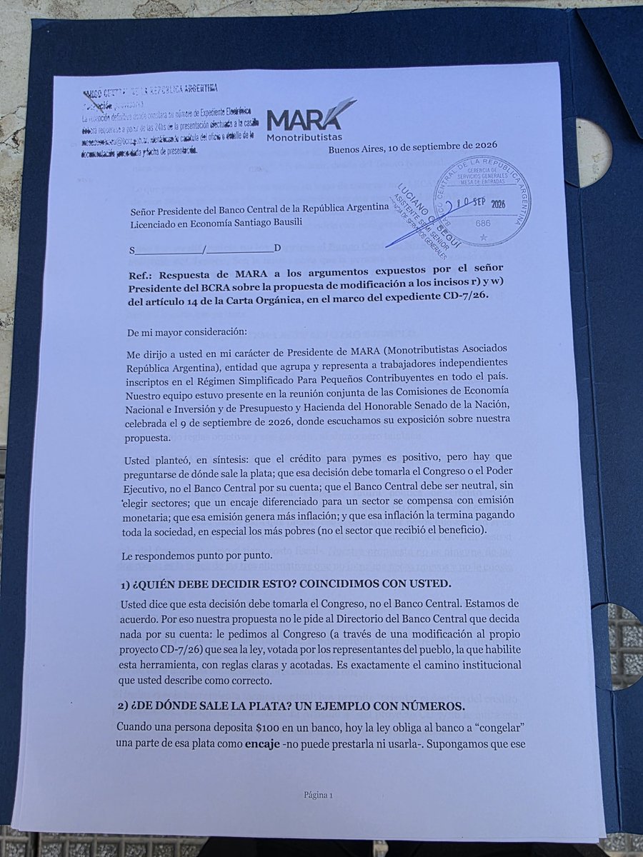 MARAMonotributo's tweet photo. Senadora @DecutRojas le pedimos que en el tratamiento de la Reforma de la Carta Orgánica del BCRA  plantee una moción para que se modifique sobre tablas el encaje diferencial limitado a créditos productivos con garantía FOGAR o SGR.

De esta forma tendremos posibilidad de luego trabajar en una Ley que permita el Crédito Productivo para los trabajadores independientes sin emisión monetaria ni costo fiscal.

Le adjunto la nota dirigida al Presidente del BCRA así puede entender la situación.

Necesitamos su pronta respuesta.

#monotributistas #ReformaBCRA