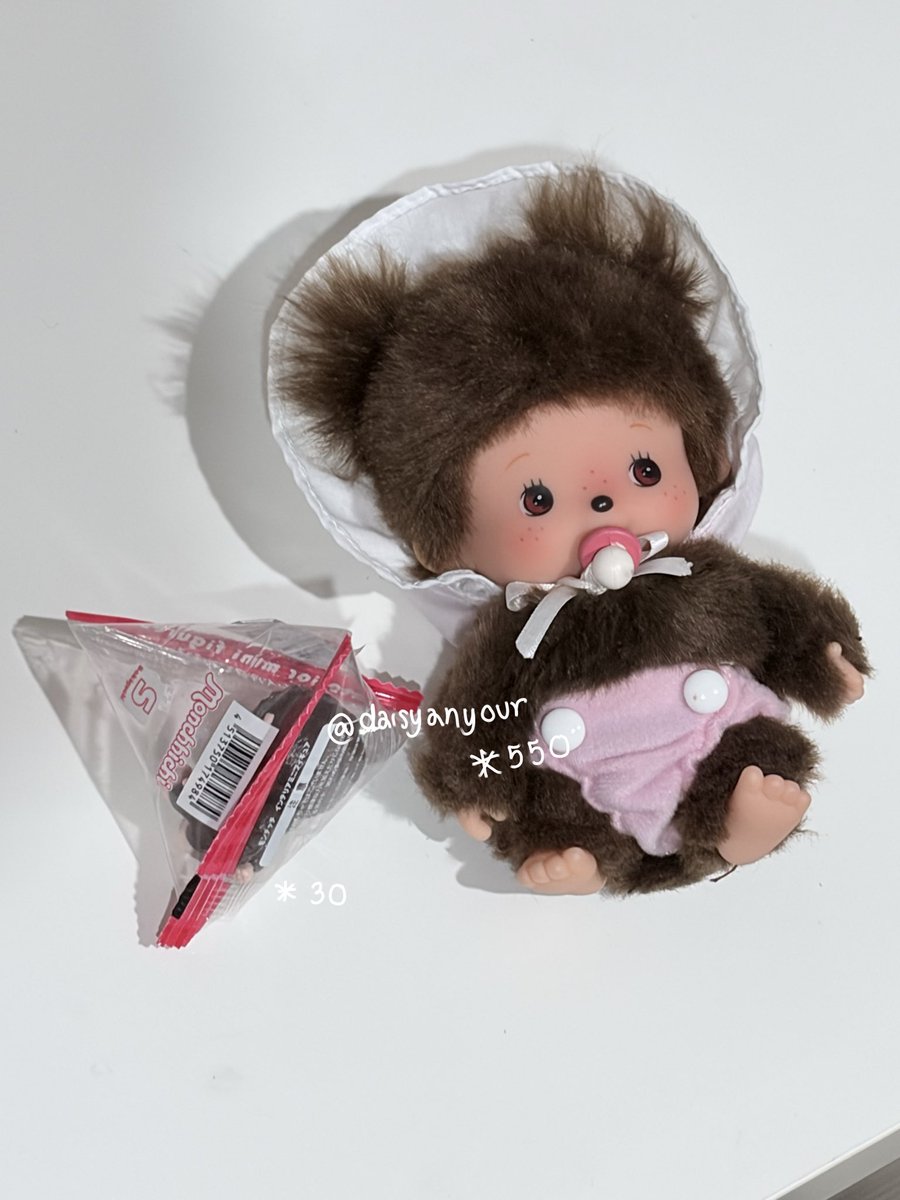 daisyanyour's tweet photo. ( พร้อมส่ง ! ) 
ไม่มีถุง โชว์อย่างเดียวค่ะ   ✨
 • 550 - Baby monchichi
 • 30 - mini monchi 

* ค่าส่ง 40 บาท 🚗
#ตลาดนัดมอนชิชิ #ส่งต่อmonchichi #ตลาดนัดmonchichi #ตลาดpopmart https://t.co/o6DuI9aA6G