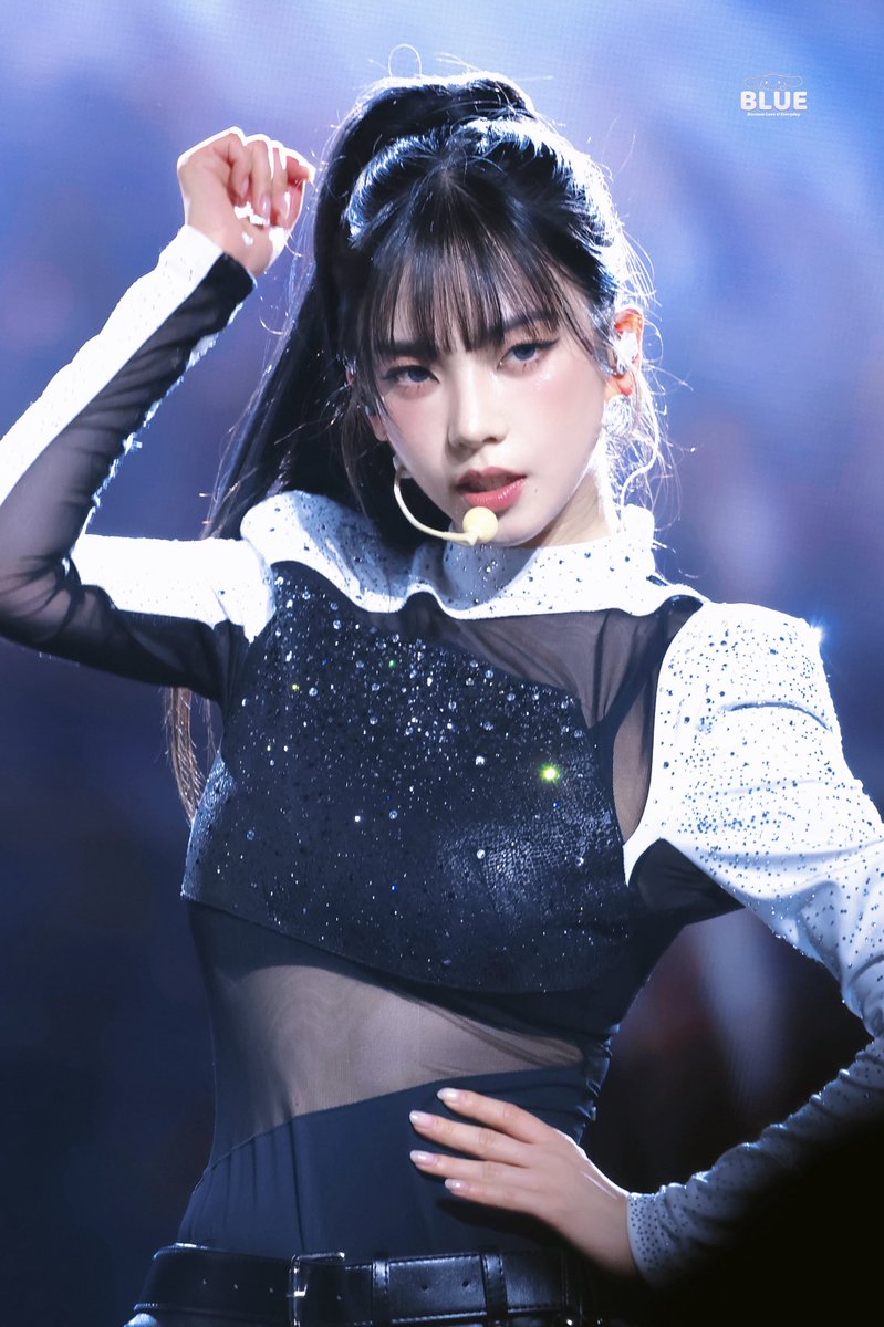 blue_karina_'s tweet photo. 260915 aespa 2026-27 LIVE TOUR -SYNK: COMPLaeXITY IN Hamilton

#카리나 #Karina
#에스파 #aespa https://t.co/YTTxrf7o5F