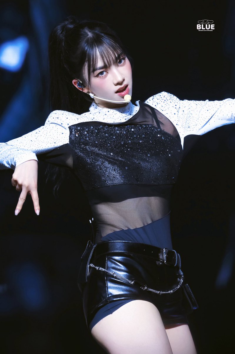 blue_karina_'s tweet photo. 260915 aespa 2026-27 LIVE TOUR -SYNK: COMPLaeXITY IN Hamilton

#카리나 #Karina
#에스파 #aespa https://t.co/YTTxrf7o5F