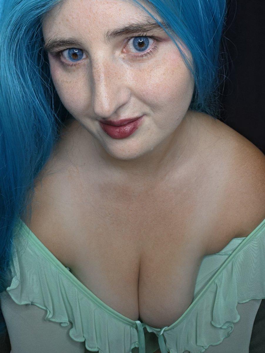 hex_orchid's tweet photo. Another day, more teasers for what is going up on my OF. Come subscribe if you want to see a lot more
#bigtitsmomِ #bigtits #hotwife #hotmilf #milf #of #titsandass #feet #teasers #cleavage #bigass #thick #thickass #curvy #juicy #hourglass #nsfw #hot https://t.co/HCXsg1Pdyu
