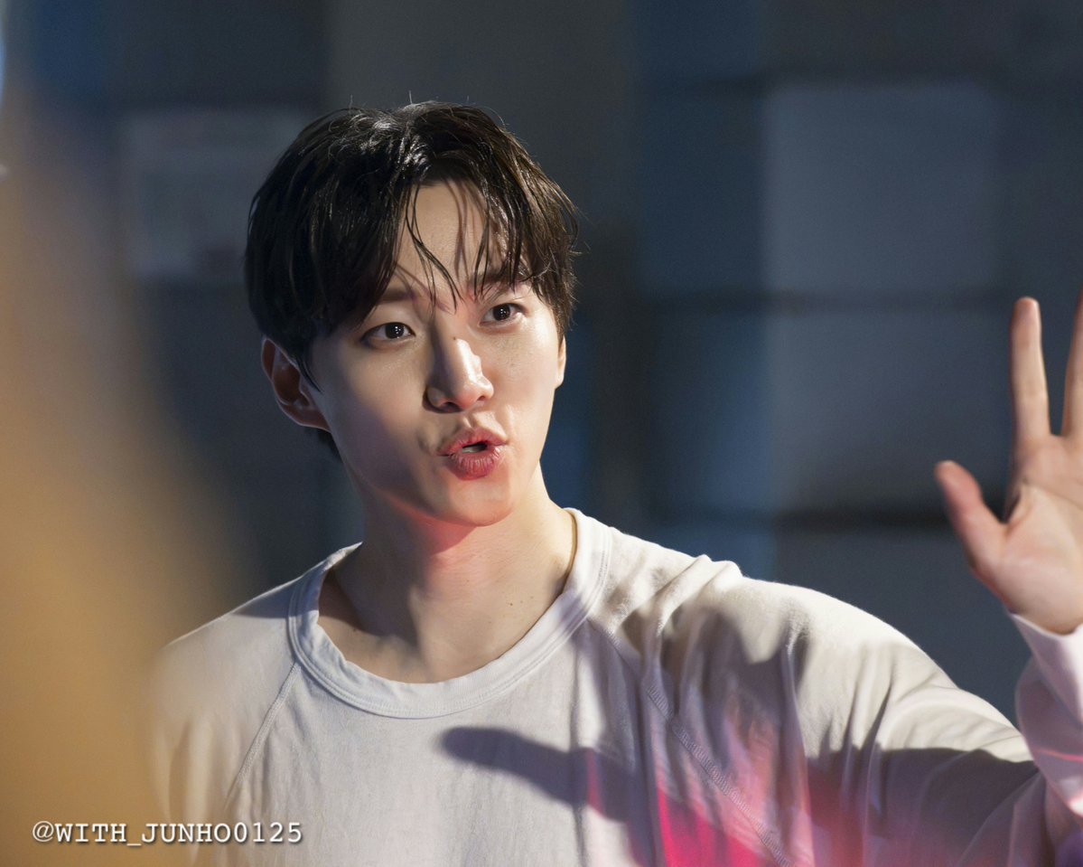with_junho0125's tweet photo. 20260912 2026 이준호팬미팅
[Autumn Note] 퇴근길

#이준호 #LEEJUNHO 
#李俊昊 #イ・ジュノ 
#O3collective https://t.co/YYDnEtO0M0