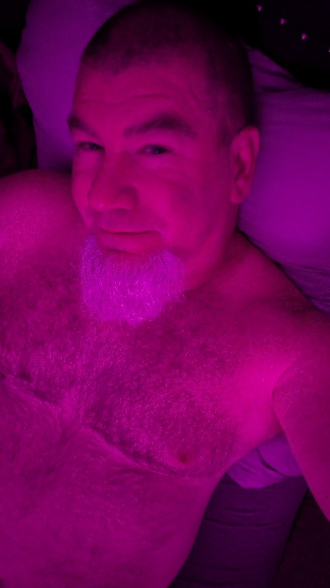 triplesix5073's tweet photo. I got the face shaved. Went out and drank a few pints with friends. https://t.co/b5A8qg3FUb