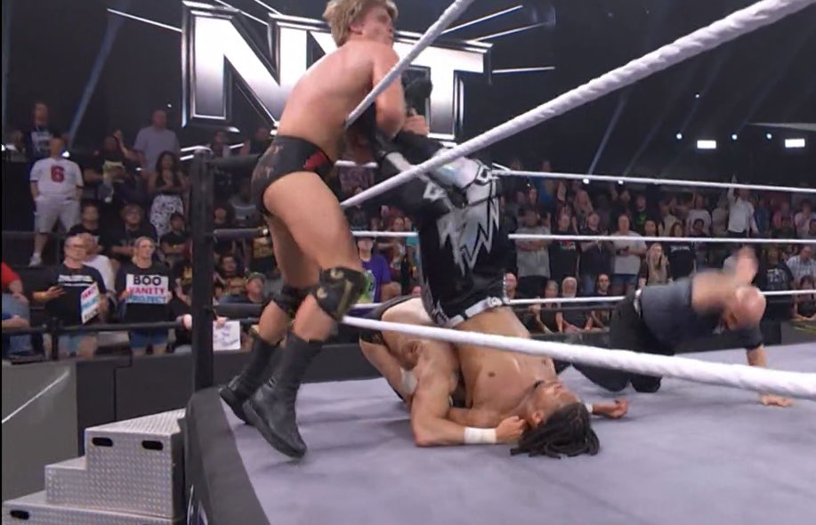 FadeAwayMedia's tweet photo. THE VANITY PROJECT DEFEATS EK PROSPER AND CRUZ MONTANA 

#WWENXT https://t.co/9nyZgwdf9Y
