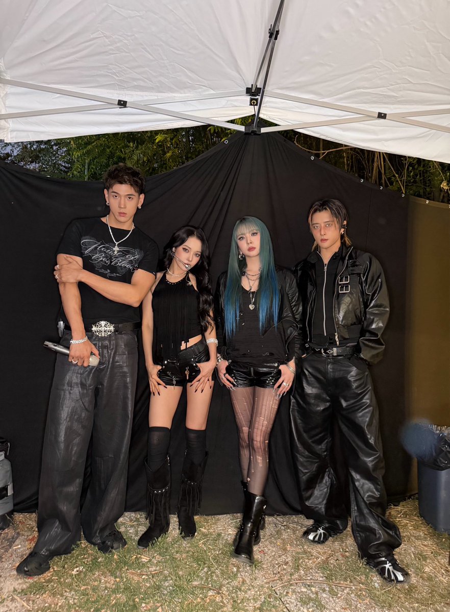 KARD_Official's tweet photo. [📷]
2026.09.15
KARD 2026 WORLD TOUR 'NOW HERE' IN SOFIA

#KARD #카드 
#NOWHERE #KARDTour2026 #KARDinEUROPE https://t.co/CuZOdY7dg1