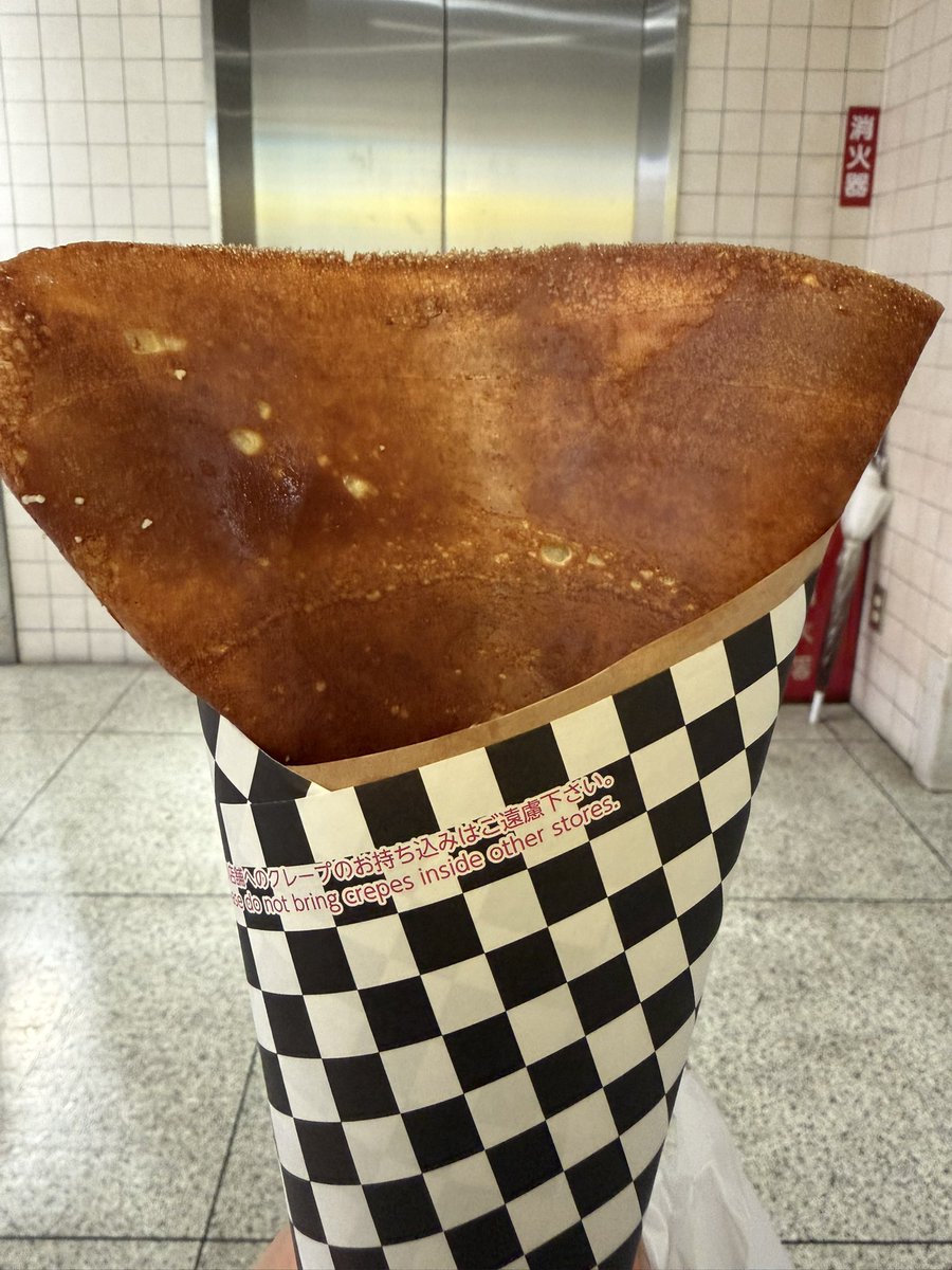 tomoking88's tweet photo. 前橋スズラン最後のうまいもの会。中華蕎麦三藤の地鶏と蛤の中華蕎麦、KOGARHIのミニブリュレシュークリーム、ヒステリックジャムのプレミアムバターシュガー。全部美味しかった。近年の秋の開催で1番レベルが高かった気がする。　#前橋スズラン　#スズラン https://t.co/P80VrRX44g
