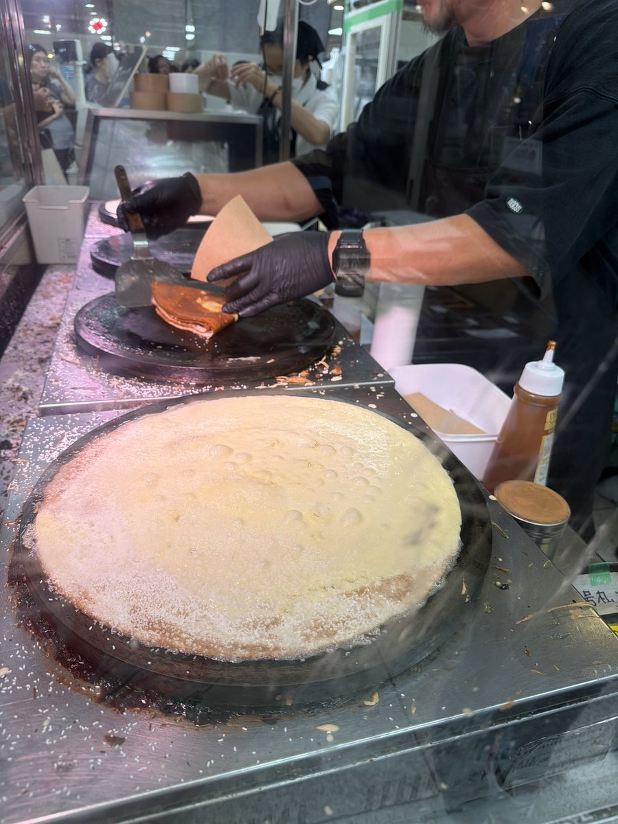 tomoking88's tweet photo. 神戸を旅行した時を思い出したヒステリックジャム。シンプルなのにサクサクからのバターじんわりで美味しかったなあ。　#ヒステリックジャム https://t.co/swEfaHKEp8