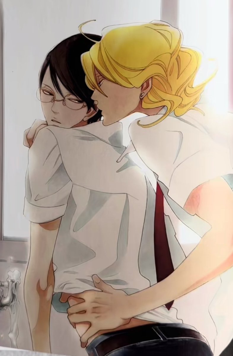 chiikawanoiz's tweet photo. when i grab my friends waist to move past them https://t.co/yjN7lGuOUM