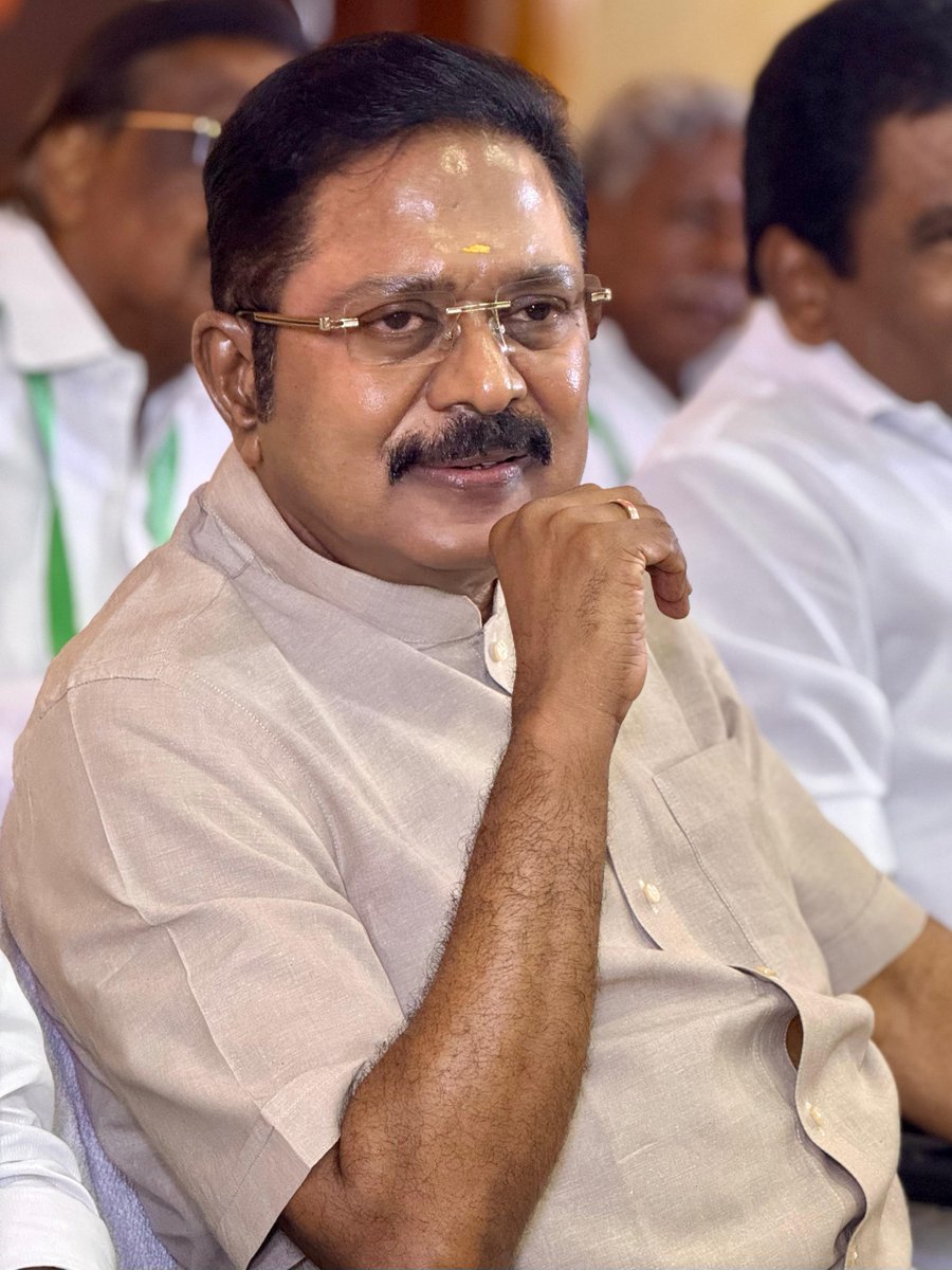 rama_chandhran's tweet photo. மிக இளம் வயதிலேயே அரசியலுக்குவந்து 30 ஆண்டுகளுக்குமேல்  அம்மாவிடம் பயிற்சிபெற்று, அரசியல்வாதிகளுக்கும் ஆட்சியாளர்களுக்கும், சிறப்பான அறிவுரைகளை வழங்கிக் கொண்டிருக்கிற மிகச்சிறந்த நிர்வாகி மக்கள் செல்வர் டிடிவி. அவர்களுடன் இணைந்து செல்வது,சிறந்தமுடிவாக மக்கள் கருதுகிறார்கள. அக்ரி. https://t.co/3Eb1qABDwB