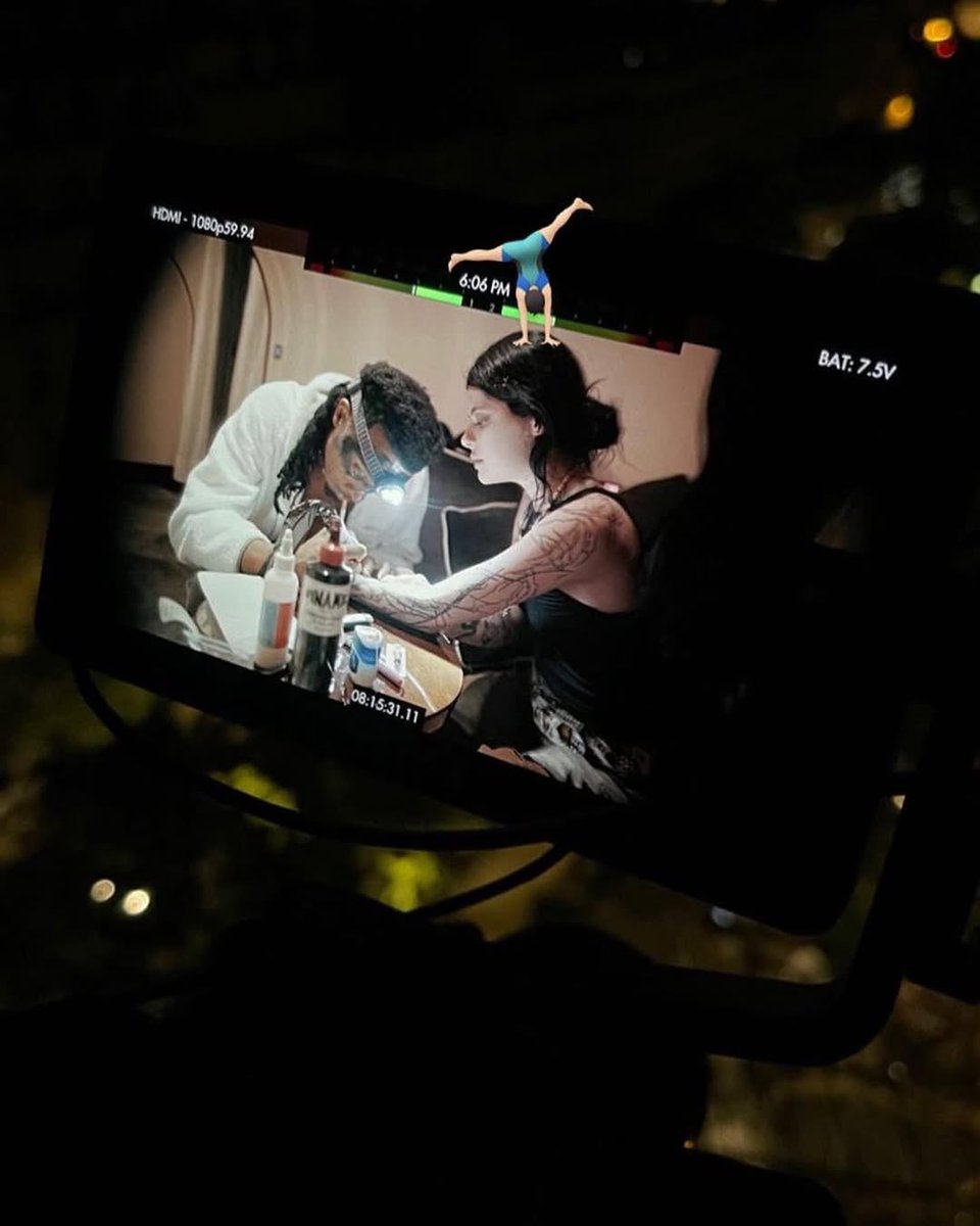 pbcrelated's tweet photo. Playboi Carti tatting up erapolis in Paris 🖋️ https://t.co/jeNuYEgJsa