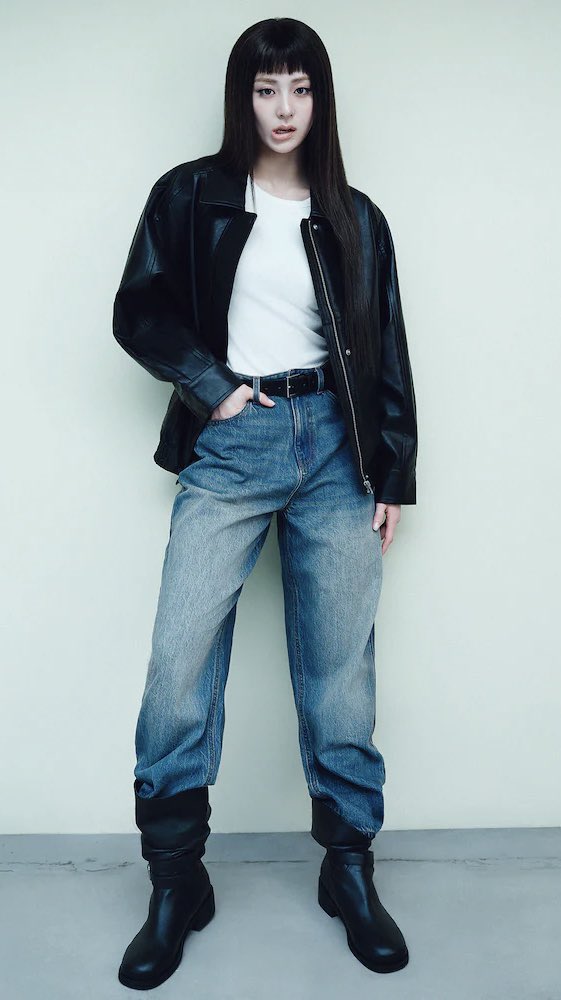 sunloverhuh's tweet photo. 8SECONDS JUST POSTED ONE OF THE MOST INSANE YUNJIN PHOTOSHOOTS EVER. ARE YOU SEEING THIS OMG https://t.co/6yasgJAXHU
