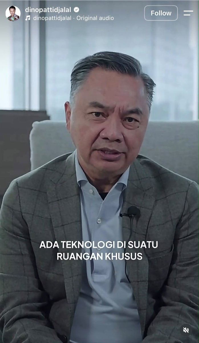 LambeSahamjja's tweet photo. dino patti djalal cerita dulu waktu kerja di istana :
- ada teknologi di satu ruangan khusus
- alat itu bisa mantau kebakaran hutan di mana pun di indonesia
- akurasinya sampai nunjukin titik pohon yang kebakar, akurasi sekitar 1 meter
- alat itu juga bisa cross check sama wilayah operasional perusahaan
- waktu itu wilayah operasi perusahaan sawit udah dipetain detail
- jadi pemerintah bisa langsung tau titik apinya ada di lahan perusahaan mana
- info itu bisa jadi dasar buat nentuin siapa yang harus tanggung jawab
- dia berharap teknologi itu masih ada di istana
- dan bisa dipakai lagi secara maksimal
- dia minta presiden bareng kementerian dan lembaga terkait manfaatin alat itu buat nangani karhutla