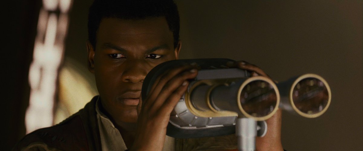 SWshotbyshot's tweet photo. Star Wars: The Last Jedi - shot 1008 https://t.co/RGDMPQIz7h