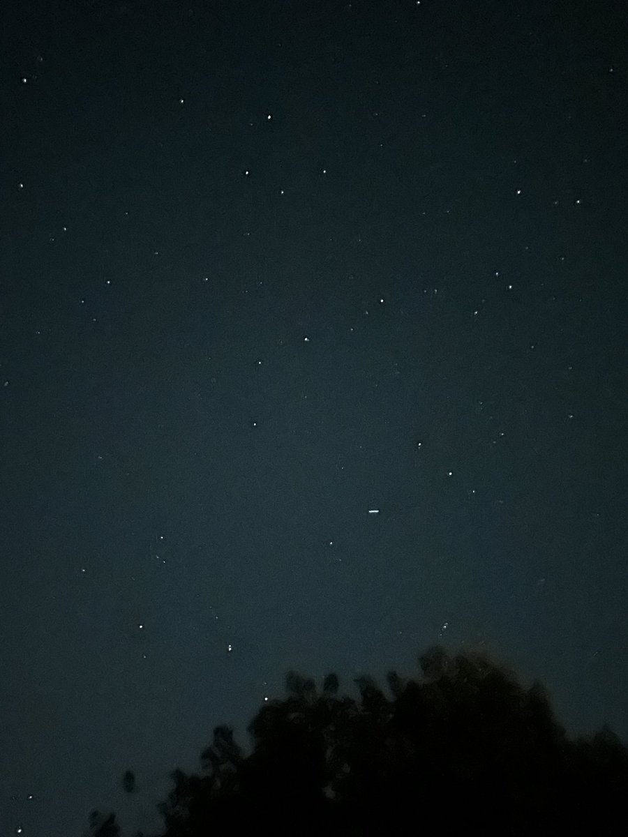 tech_rob's tweet photo. Fall Nights and the Hot Tub under Nature’s Lights https://t.co/lD2WoiLi6Y