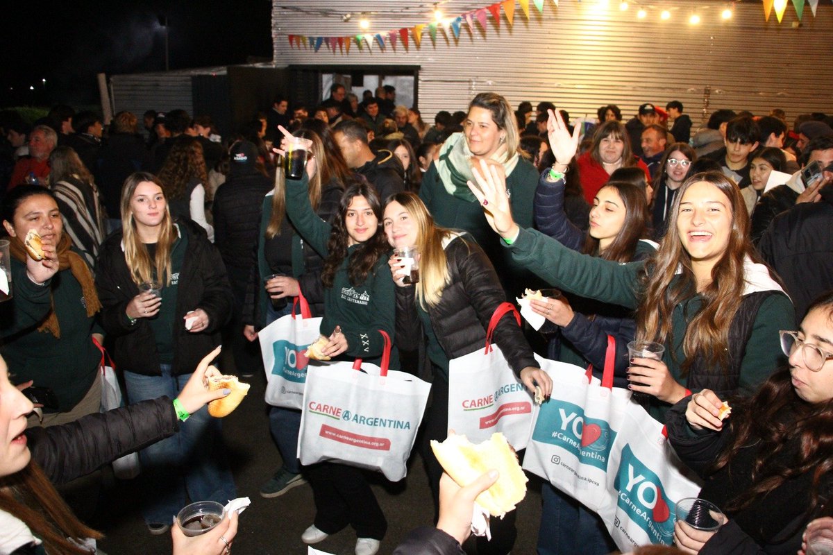 GyC_Contenidos's tweet photo. Nuevo Punto de Encuentro Joven

El próximo 18 de septiembre, el IPCVA llega a Córdoba con un nuevo Punto de Encuentro Joven bajo el lema "Carne Argentina: entre El Niño y el boom ganadero".

https://t.co/aB9aGy3QOo https://t.co/8jlW419cwr