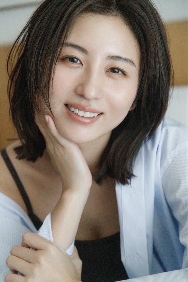natsumi_uga's tweet photo. エッセイ本【おもうがたび】本日発売となりました。やっとこの日を迎えられて、今とても幸せです！！是非、皆さんの感想を聞かせてください☺️

#おもうがたび https://t.co/nxFJs4R9y6