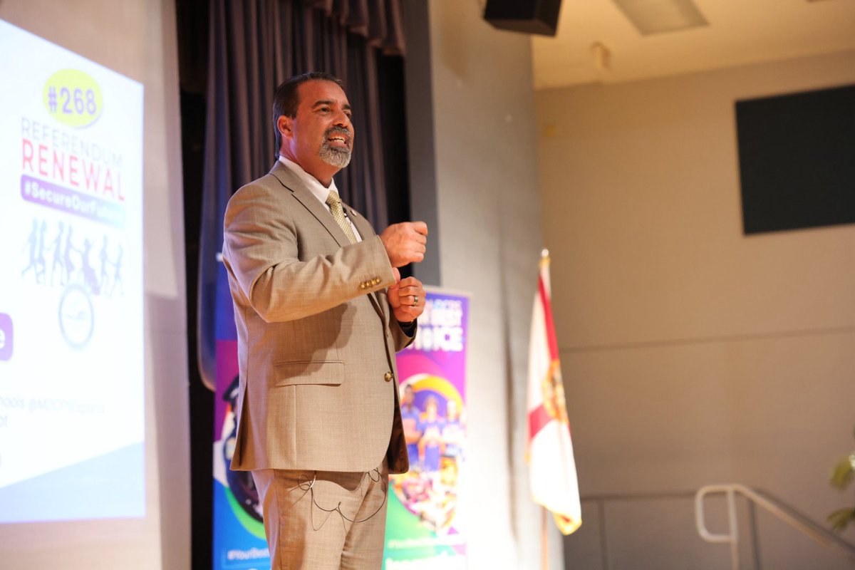 MiamiSupt's tweet photo. Thank you to the District 5 community and @JCBDoralThunder for hosting our first town hall! @MDCPS is dedicated to serving you. Student achievement starts with the people who support and protect our schools every day. See you at the next one! https://t.co/n7e7hgvtpB