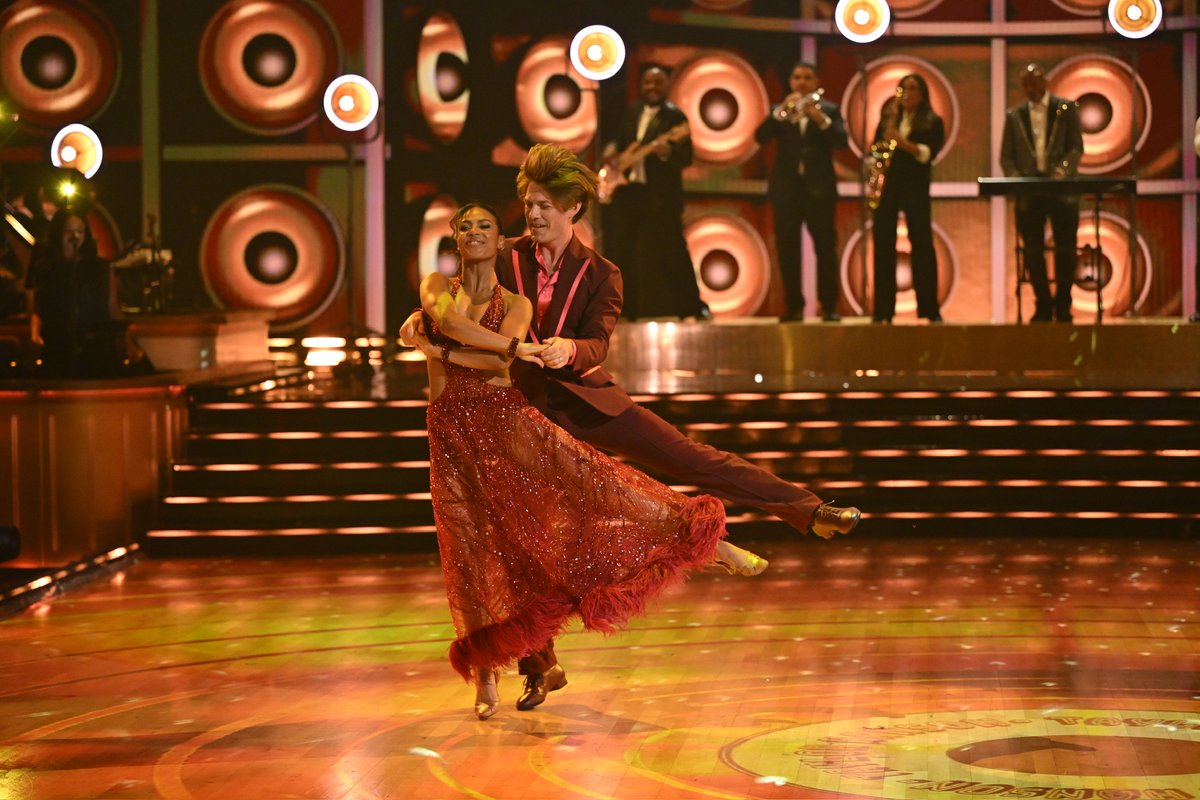 officialdwts's tweet photo. Tell us about it! Taylor Hanson and Britt Stewart’s Quickstep brought all the right energy! 💥 #DWTS https://t.co/kWHPPbnetF