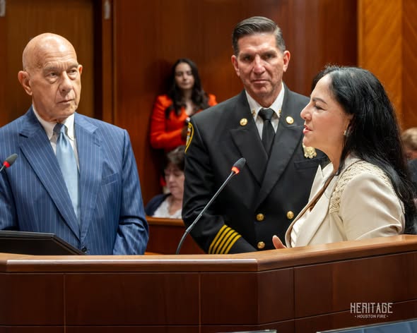HoustonFire's tweet photo. As Hispanic Heritage Month begins, we celebrate our partnership with Guayaquil, Ecuador &amp; the Benemérito Cuerpo de Bomberos Guayaquil. Today, Mayor John Whitmire honored Paulina Dávila, president of the Houston-Quadyaquil Sister City Assoc. for her work. https://t.co/LajblXezVM
