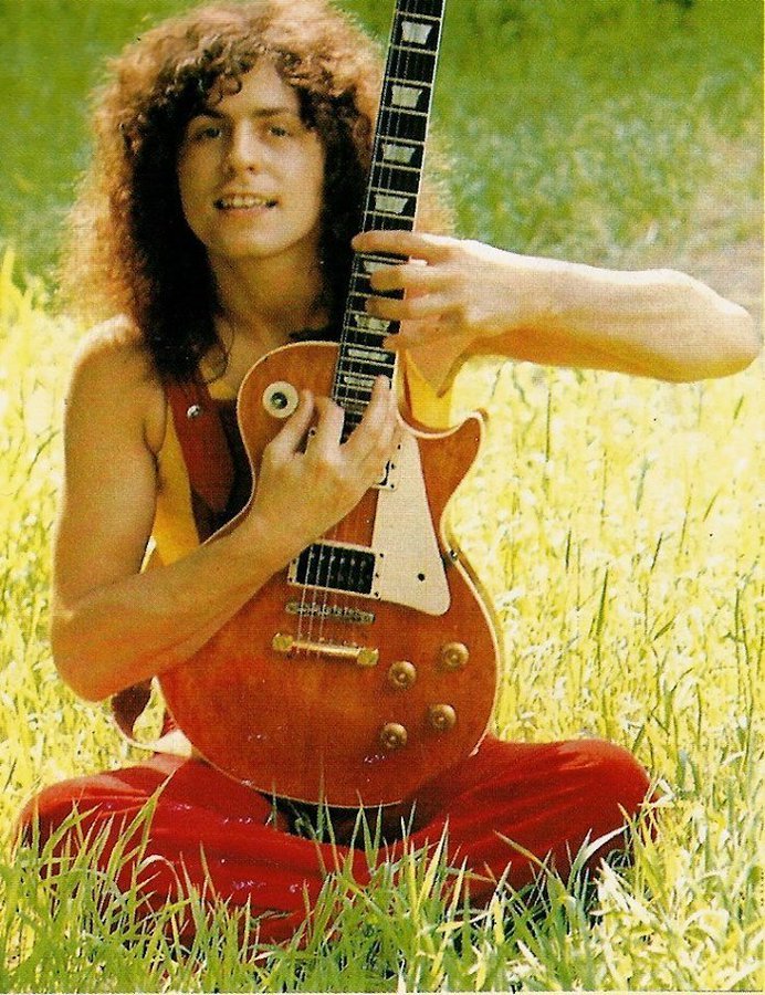 jackellyreed's tweet photo. MARC BOLAN ~ 30 Sept 1947 - 16 Sept 1977
⭐️London boy - Poet - Songwriter - Superstar
Forever our 20th Century Boy.
Always in our hearts. 💕#marcbolan #kalmiyh
🎸https://t.co/gDpl6lU6BP 
https://t.co/ARv0SonuOX
https://t.co/ugIDZkR6p0🎶 #TRex https://t.co/pr1d0KkAly