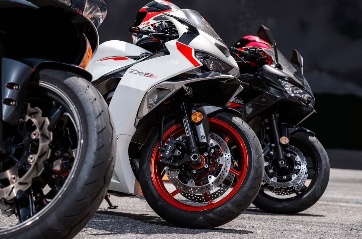 DominiqueStjlky's tweet photo. Three bikes. One passion. Endless miles ahead. Nothing beats the sound of engines, the smell of fresh pavement, and a camera ready to capture it all. Photo: West Coast Photography https://t.co/hHQoOCK5ph
