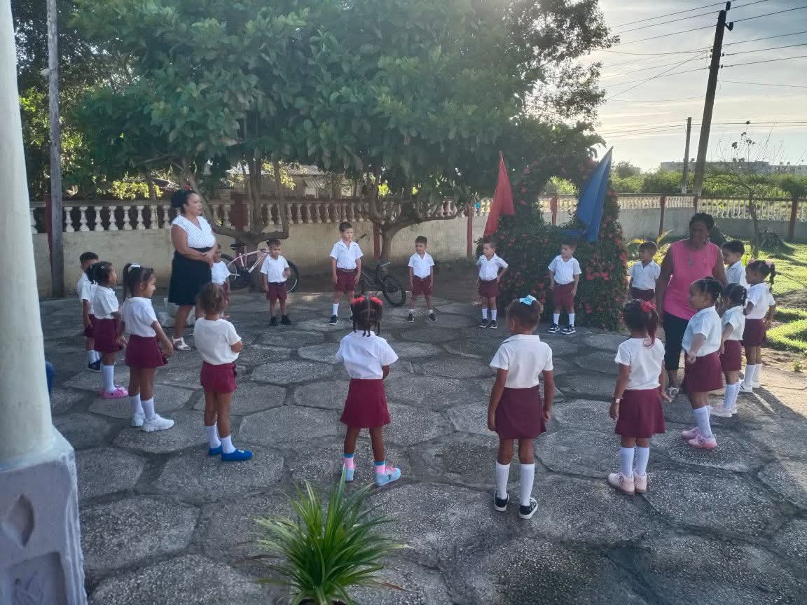 ValdsYoly's tweet photo. Proceso Docente Educativo en la institución educativa ABEL SANTAMARÍA CUADRADO del municipio #Morón en el consejo popular El Vaquerito #EducacionMoron #Cubamined #Educacionprimaria https://t.co/nFciIZYEOJ