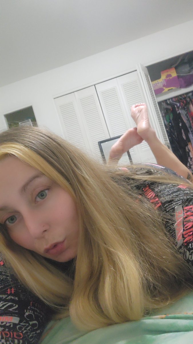 scarlet2ref's tweet photo. Cum see the link in my bio ! 

Half off ! Price and my clothes! https://t.co/qox2uy3IQi