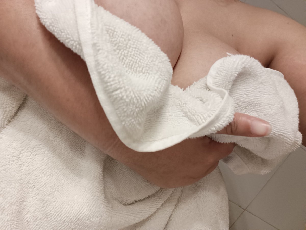 of_Lia1697's tweet photo. Do you want to see my boobs daddy?👀✨ https://t.co/jXxghAHzRW