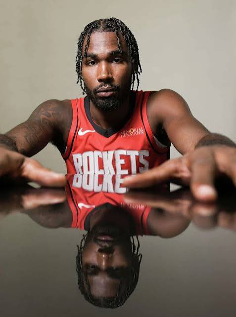 KoreaPistonsFan's tweet photo. Jalen Duren's agent is Chafie Fields, who also represents Tari Eason - who infamously rejected the Rockets' offer of $100 million and bet on himself. Ended up losing him around 20 million. 

Duren should do the smart thing and fire the agent, sign the $190 mil extension, and go play Pistons basketball. $10 million dollars is obviously a lot of money, but it's really nothing in the NBA. He has 0 leverage - taking the QO and threatening to sign with the Kings next year is just.. poor management by his agent. Not only would it not benefit him financially (debatable) but it would be too risky for him. What if he gets a down year? What if he gets injured? What if the Pistons play Reed more? What if he has another bad playoffs performance? Too many questions. 

Duren is still a top 10 center in the league with crazy upside. Not a part of the "f JD trade him" crowd. But this is getting way too distracting. JD, please take the guaranteed money and leads us again alongside Cade. 🙏